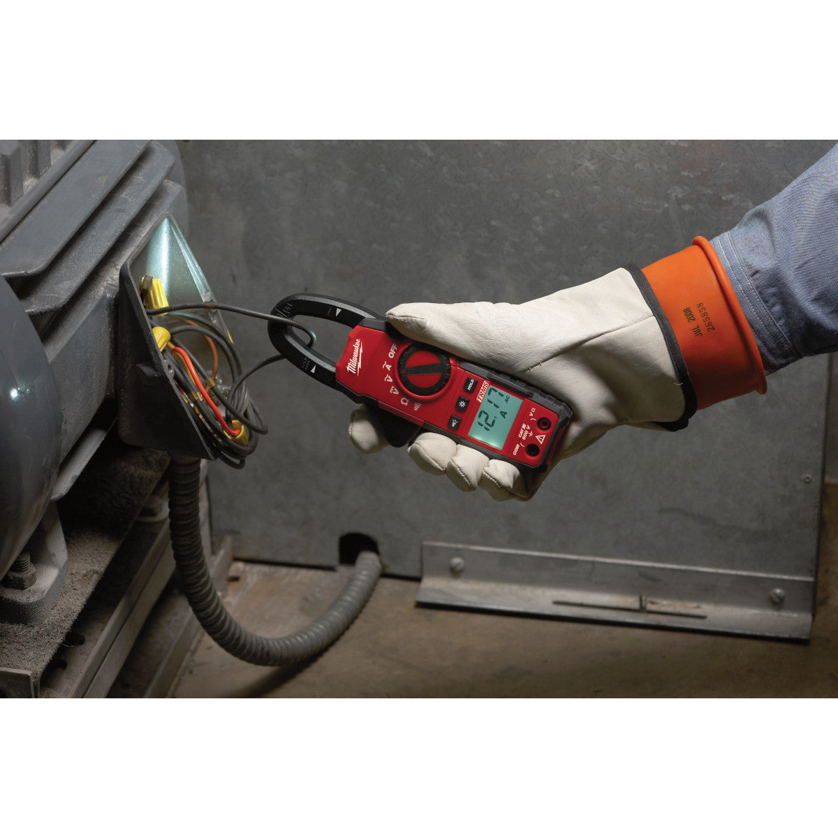Milwaukee 400 Amp Clamp Meter