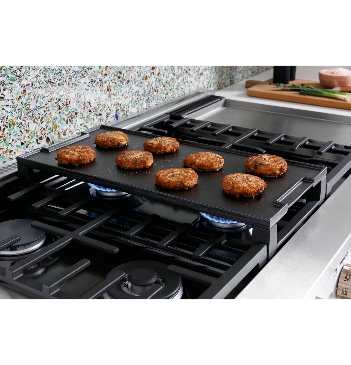 CAFÉ™ 48" Smart Dual-Fuel Commercial-Style Range with 6 Burners and Griddle (Natural Gas)