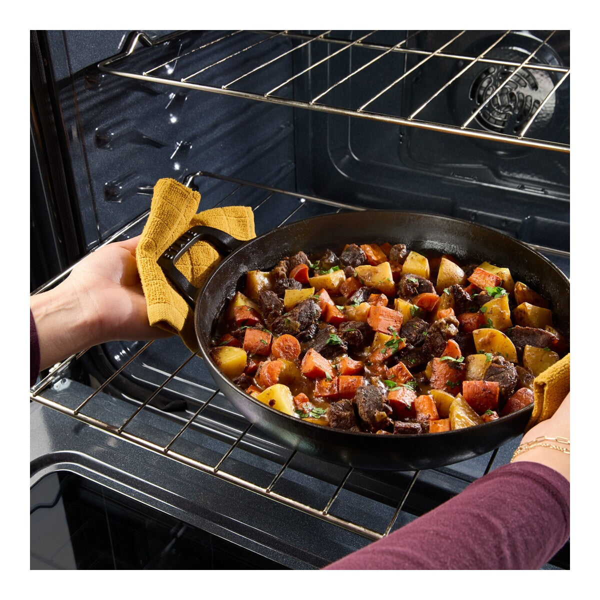 30-inch Gas Smart Range with Air Cooking Technology and Steam Clean