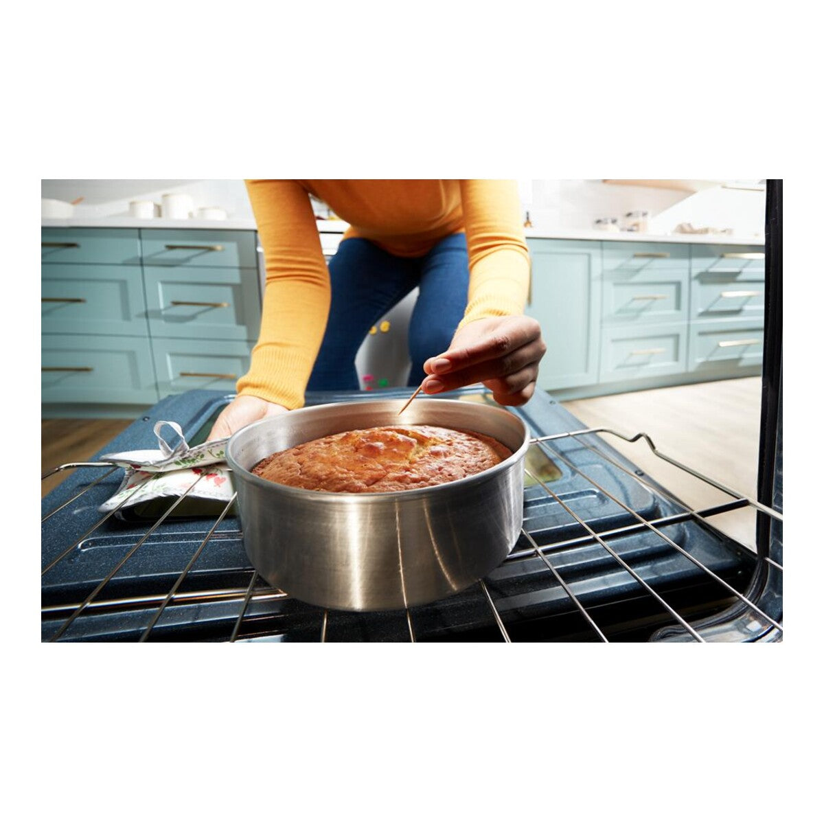 30-inch Electric Range with No Preheat Mode and Steam Clean