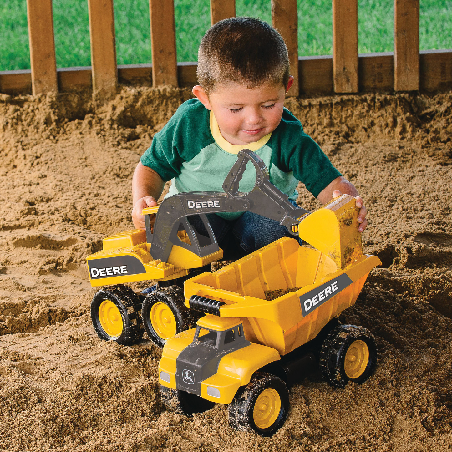 TOMY John Deere 15 in. Big Scoop Excavator