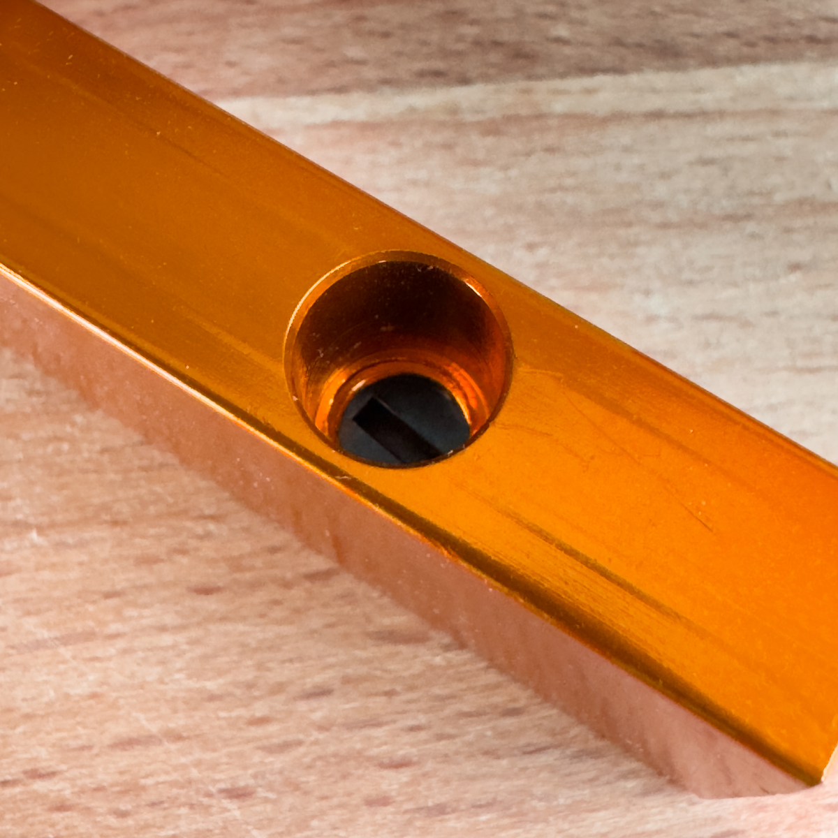 UJK Mitre Slot Bar