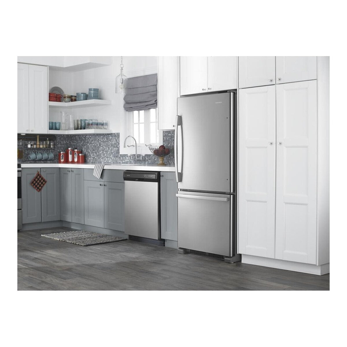 29-inch Wide Bottom-Freezer Refrigerator with EasyFreezer™ Pull-Out Drawer -- 18 cu. ft. Capacity