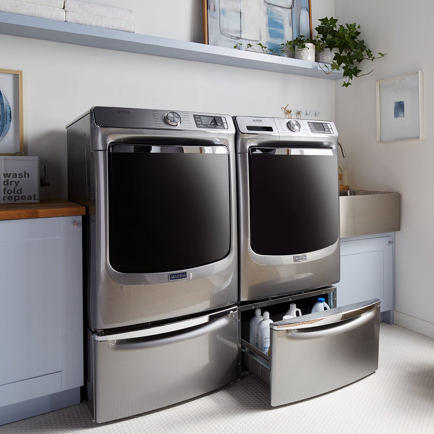 Smart Front Load Washer with Extra Power and 24-Hr Fresh Hold® option - 5.0 cu. ft.