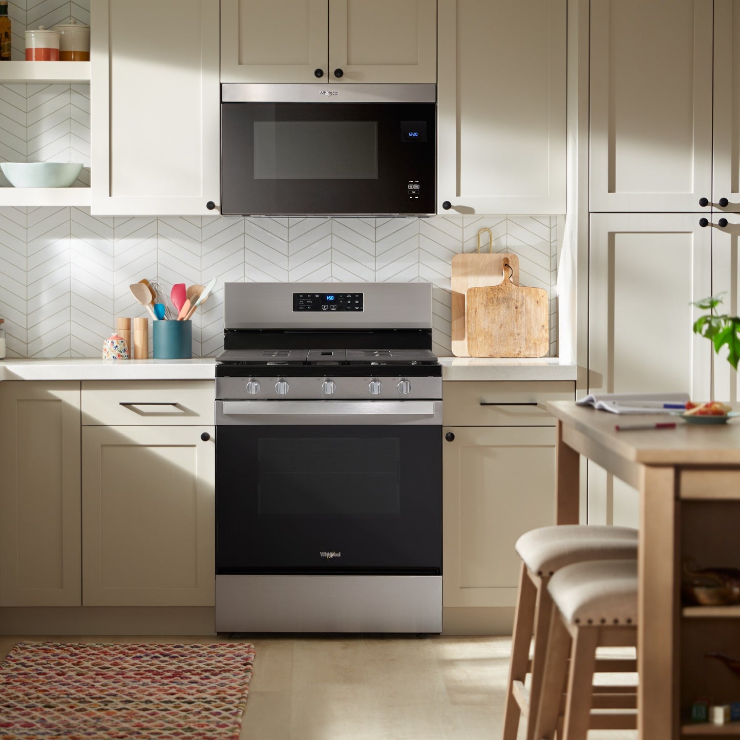 30-inch Gas Range with Air Cooking Technology and Steam Clean