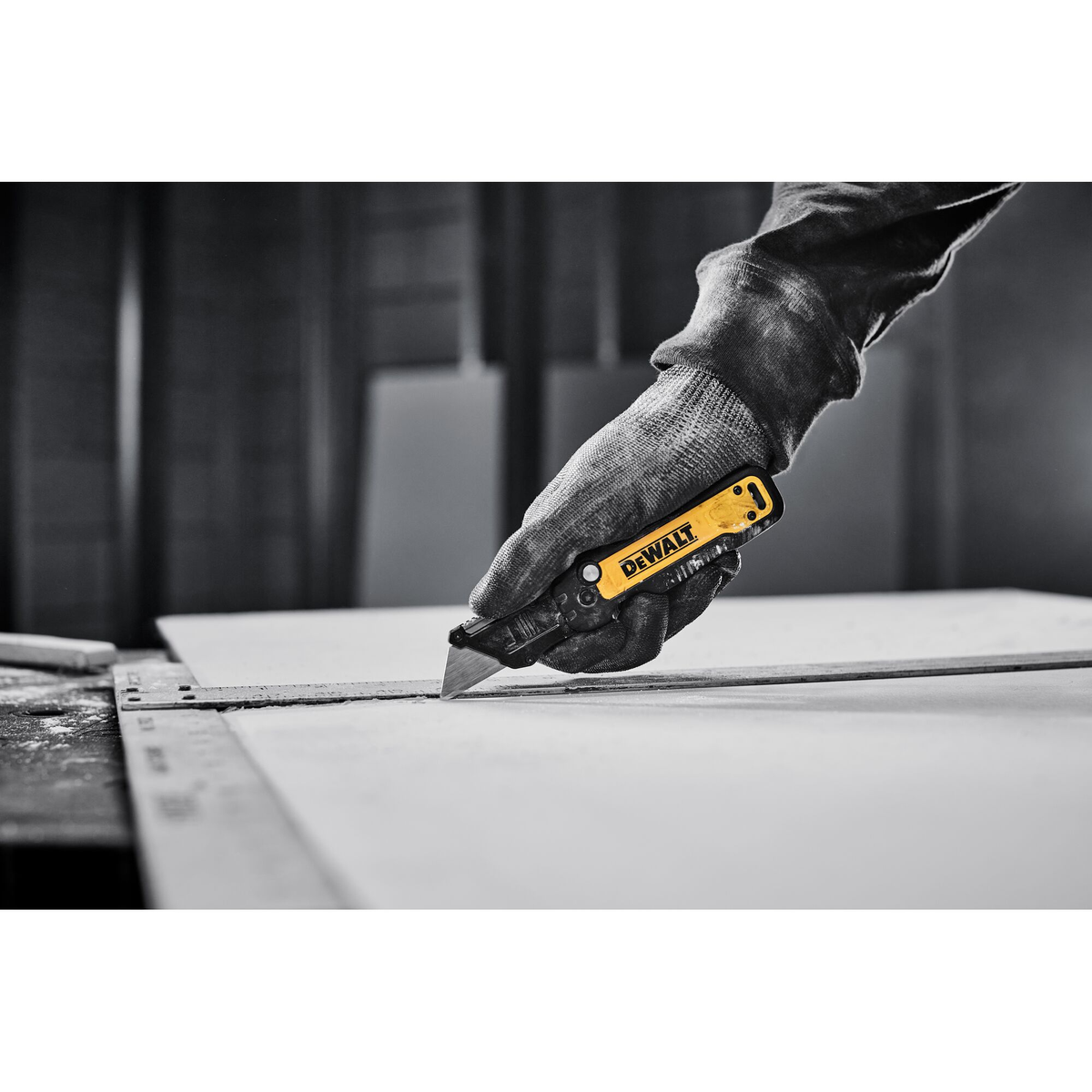 DEWALT Push and Flip Folding Utility Knife