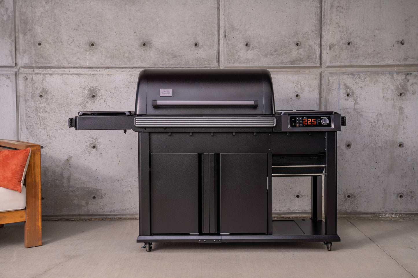 Traeger Woodridge Elite WiFire Pellet Grill