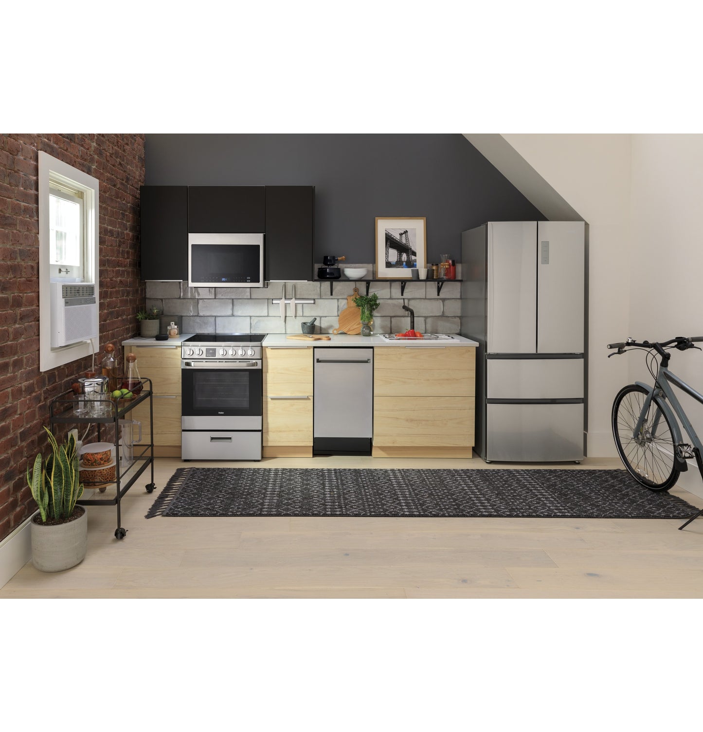 Haier ENERGY STAR® 24" 2.9 Cu. Ft. Electric Range