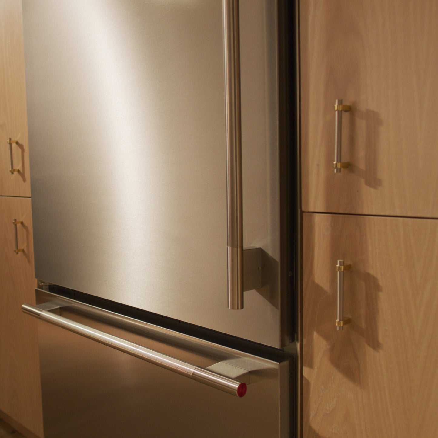 20.8 Cu. Ft. 36-Inch Built-In Bottom Mount Refrigerator with Right Door Swing and Signature Platinum Interior in PrintShield® Stainless Steel