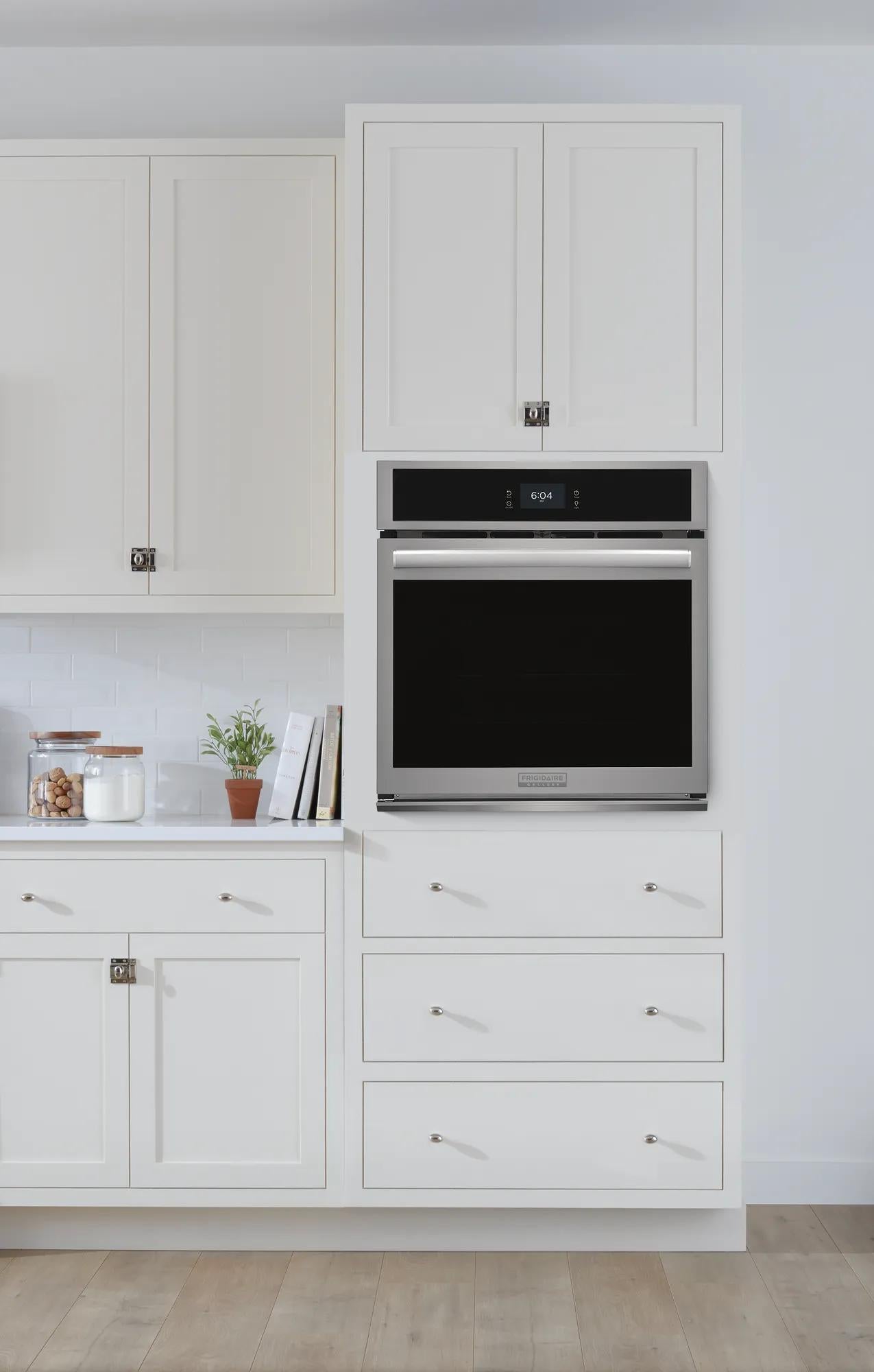 27" Single Electric Wall Oven with Total Convection