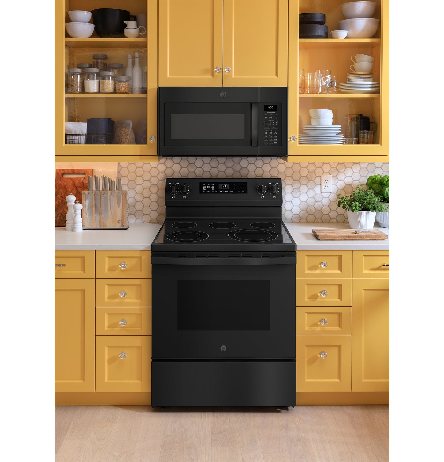 GE® ENERGY STAR® 30" Free-Standing Electric Convection Range with No Preheat Air Fry and EasyWash™ Oven Tray