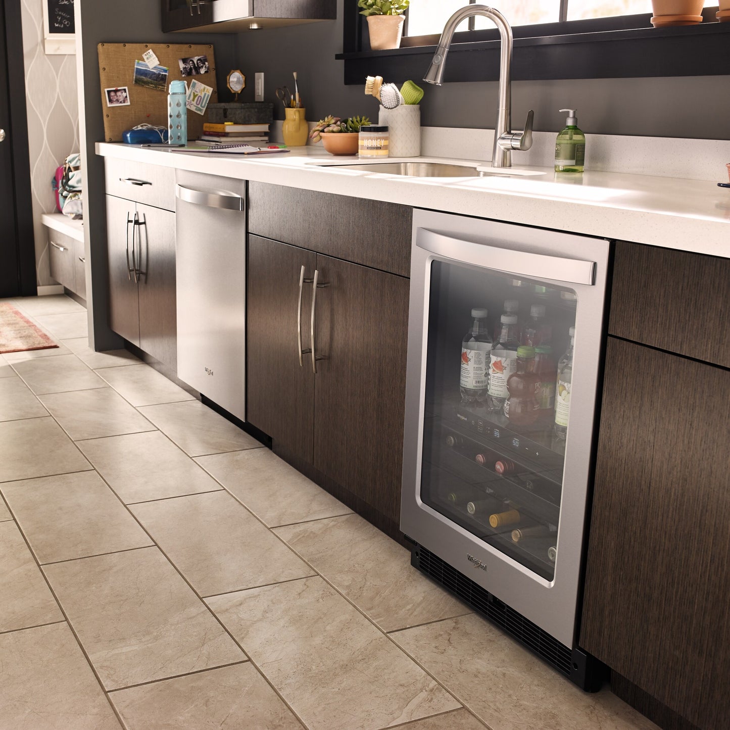 24-inch Wide Undercounter Beverage Center - 5.2 cu. ft.