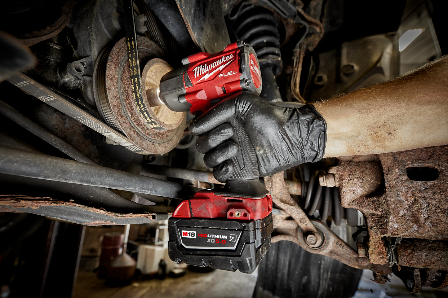Milwaukee M18 FUEL™ 3/8 " Mid-Torque Impact Wrench w/ Friction Ring Kit