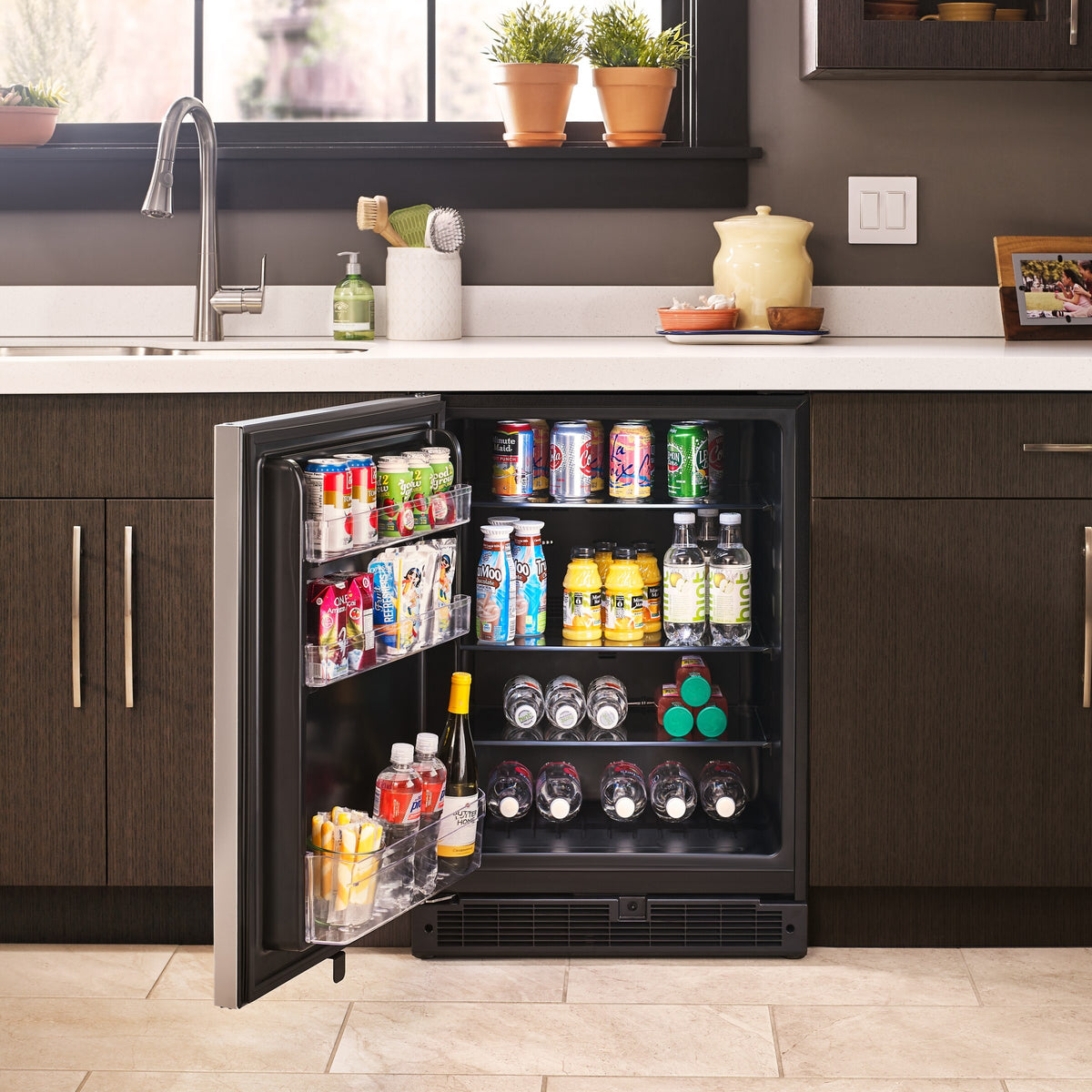 24-inch Wide Undercounter Refrigerator - 5.1 cu. ft.