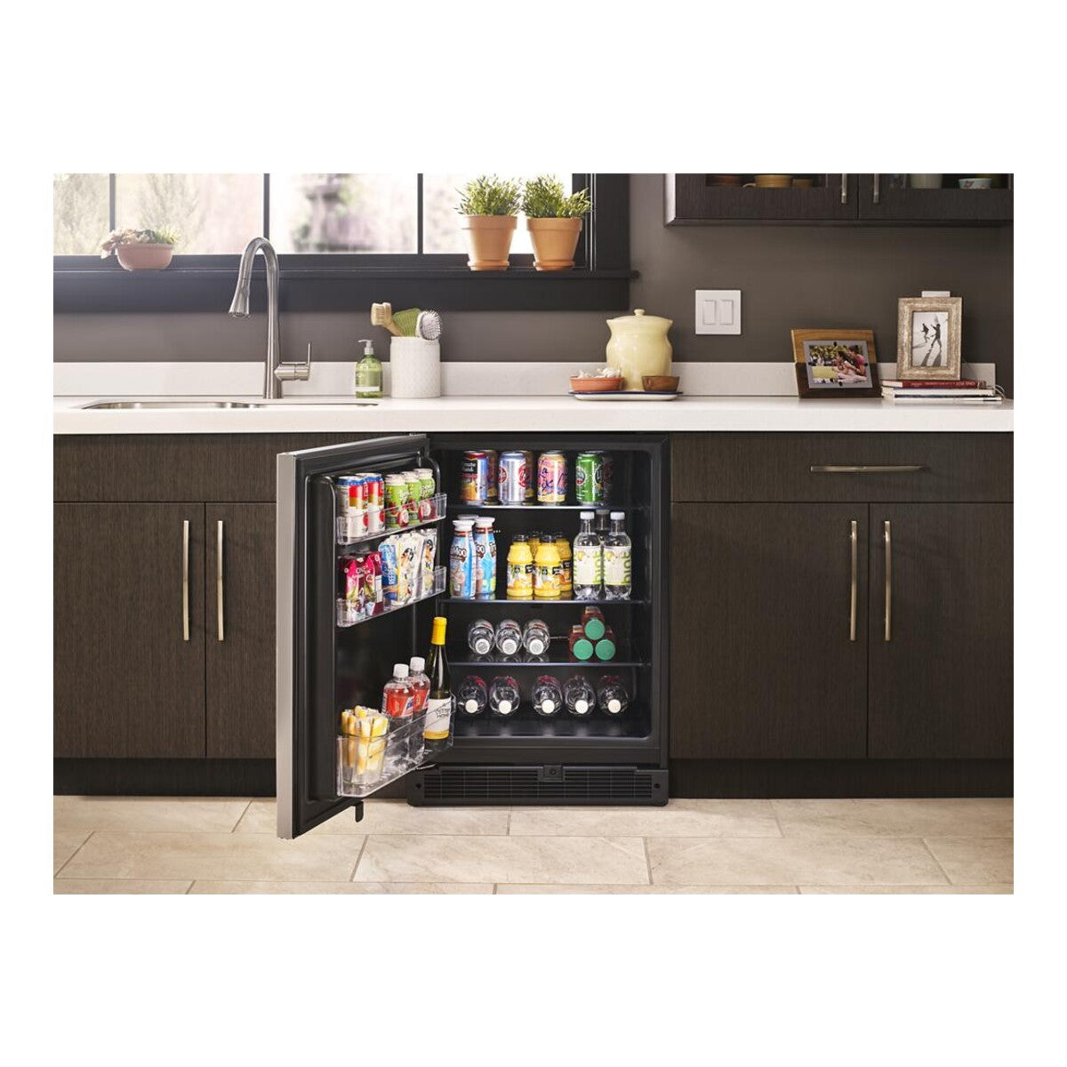 24-inch Wide Undercounter Refrigerator - 5.1 cu. ft.