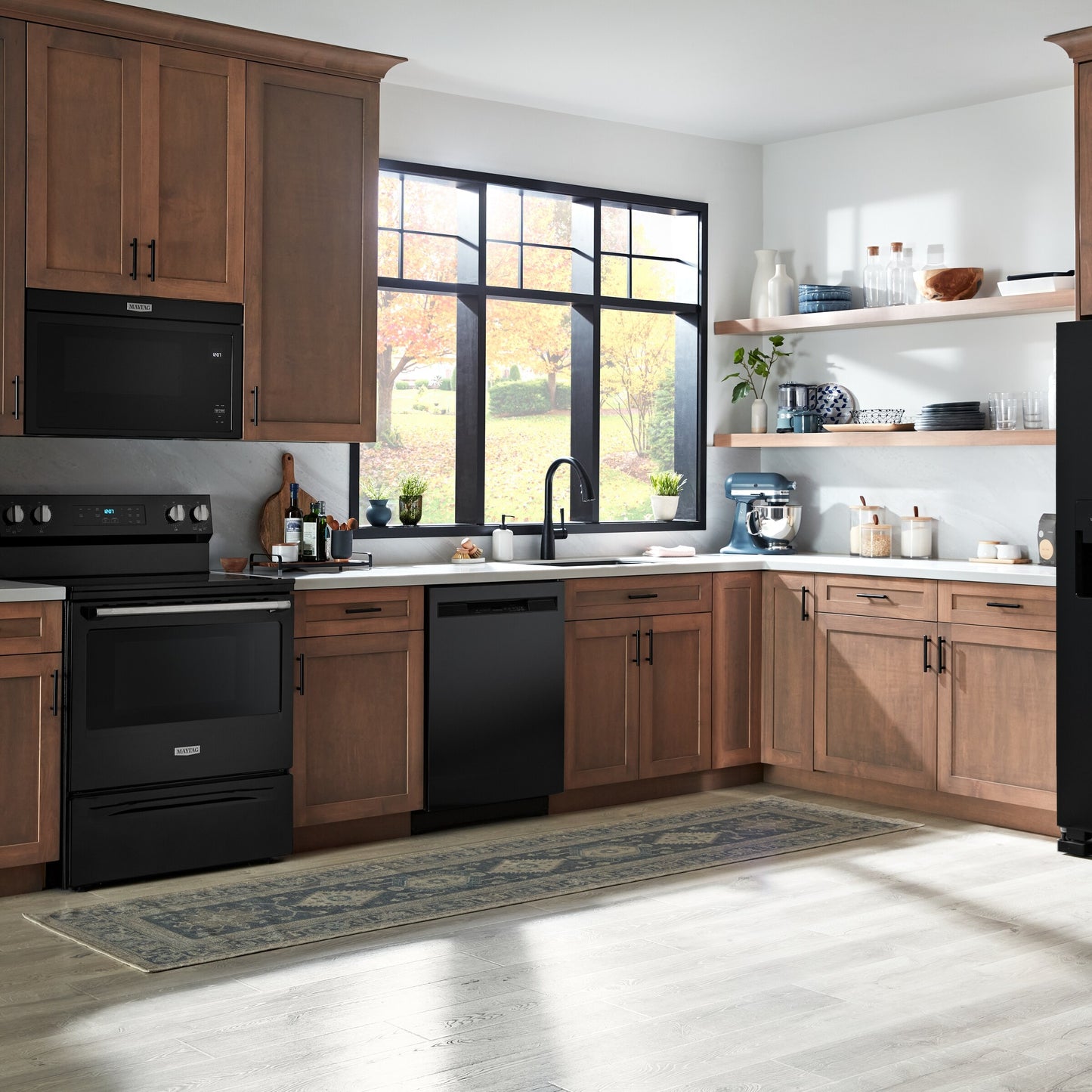 Front Control Dishwasher with PowerBlast® cycle and Heated Dry