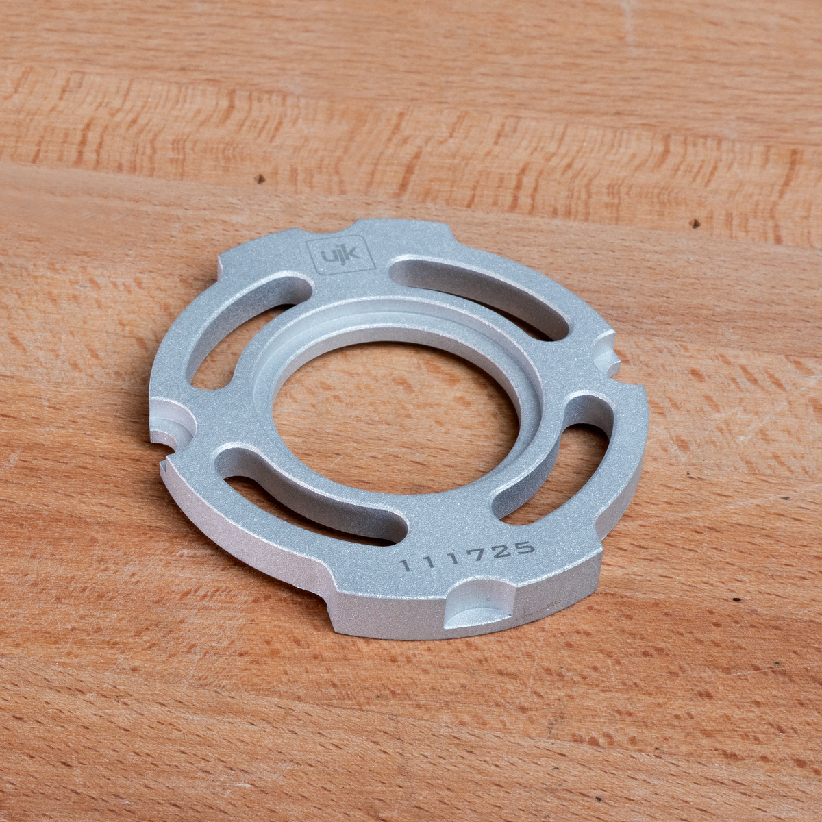 UJK Guide Bush Adaptor for Hitachi & Ryobi