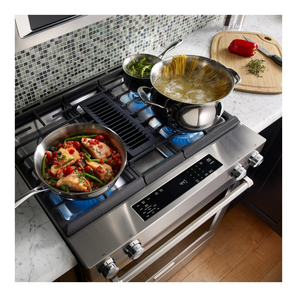 30-Inch 4-Burner Dual Fuel Downdraft Slide-In Range