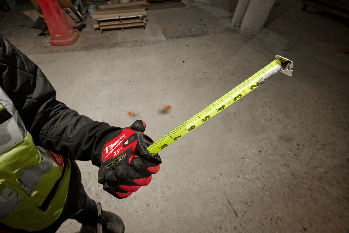 Milwaukee 25' Magnetic Tape Measure w/ Rechargeable 100L Light