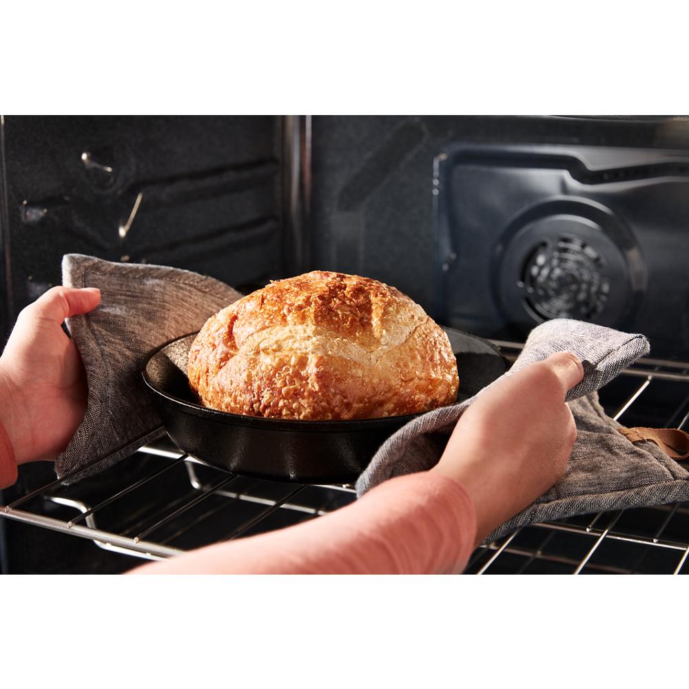 30-inch Electric Smart Range with Advanced Air Cooking Technology and WipeClean™ Coating