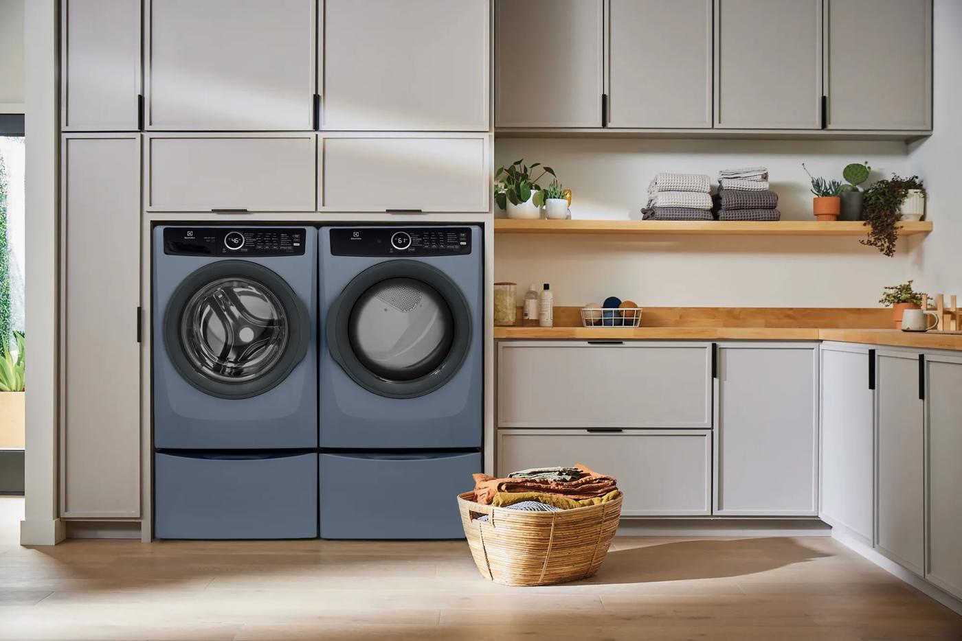 Front Load Perfect Steam™ Electric Dryer with Instant Refresh – 8.0 Cu. Ft.
