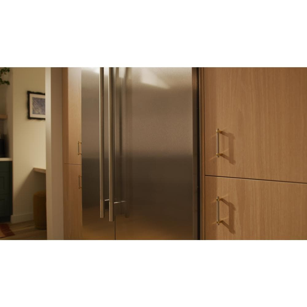 20.8 Cu. Ft. 36" Built-In Side-by-Side Refrigerator features Exterior Water and Ice Dispenser with Measured Fill