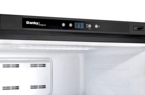 17 cuft Apartment Size Refrigerator, Two See-Thru Crispers, ESTAR