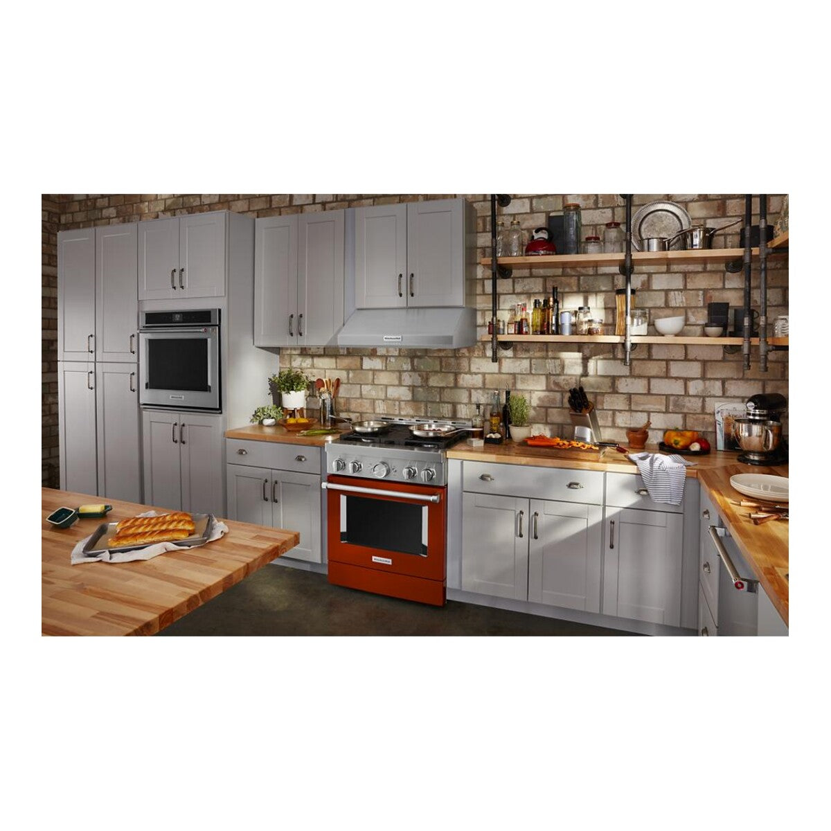 30" 585 CFM Motor Class Commercial-Style Under-Cabinet Range Hood System