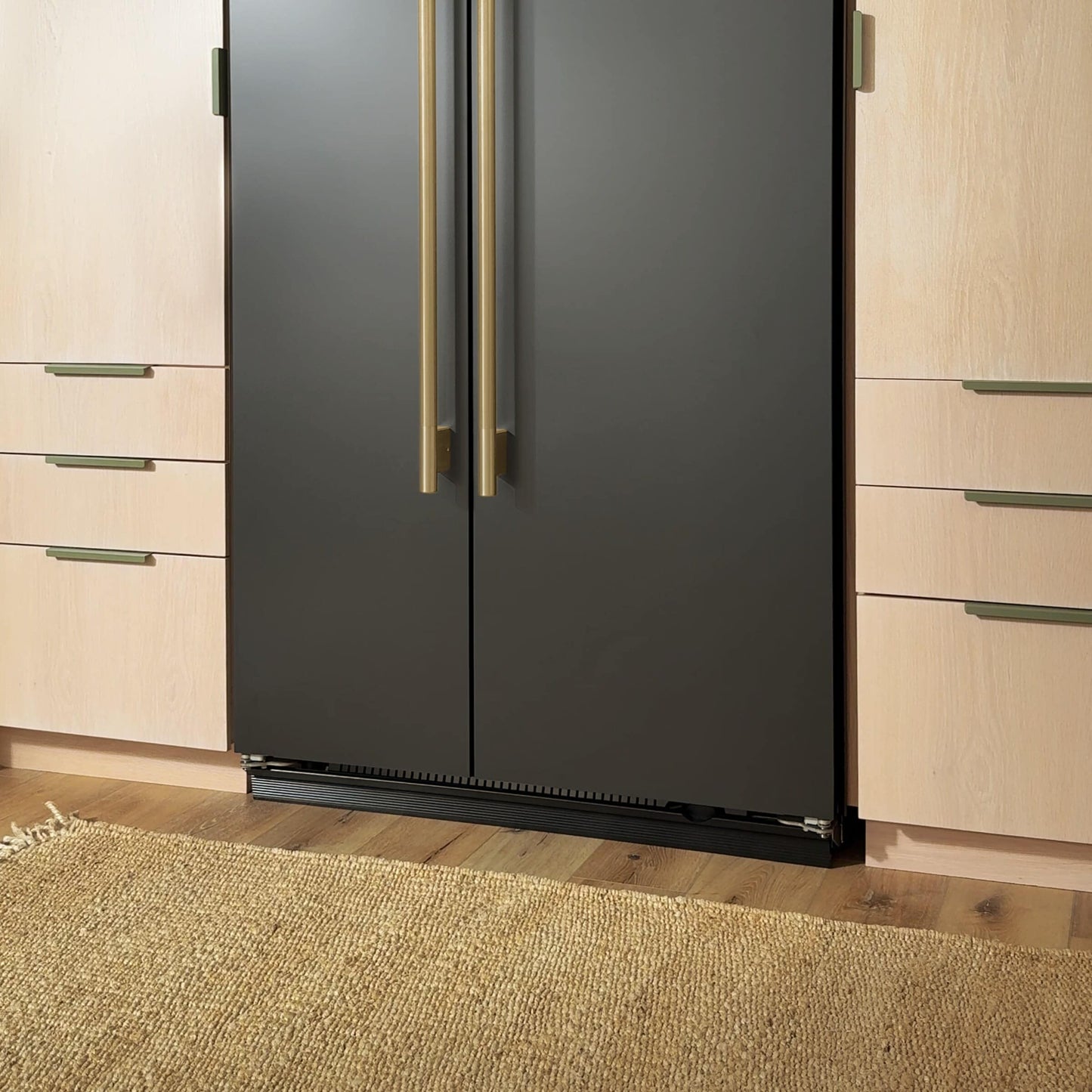 25.5 Cu. Ft. 42-Inch Built-In Side-by-Side Refrigerator with Signature Platinum Interior in Black Ore