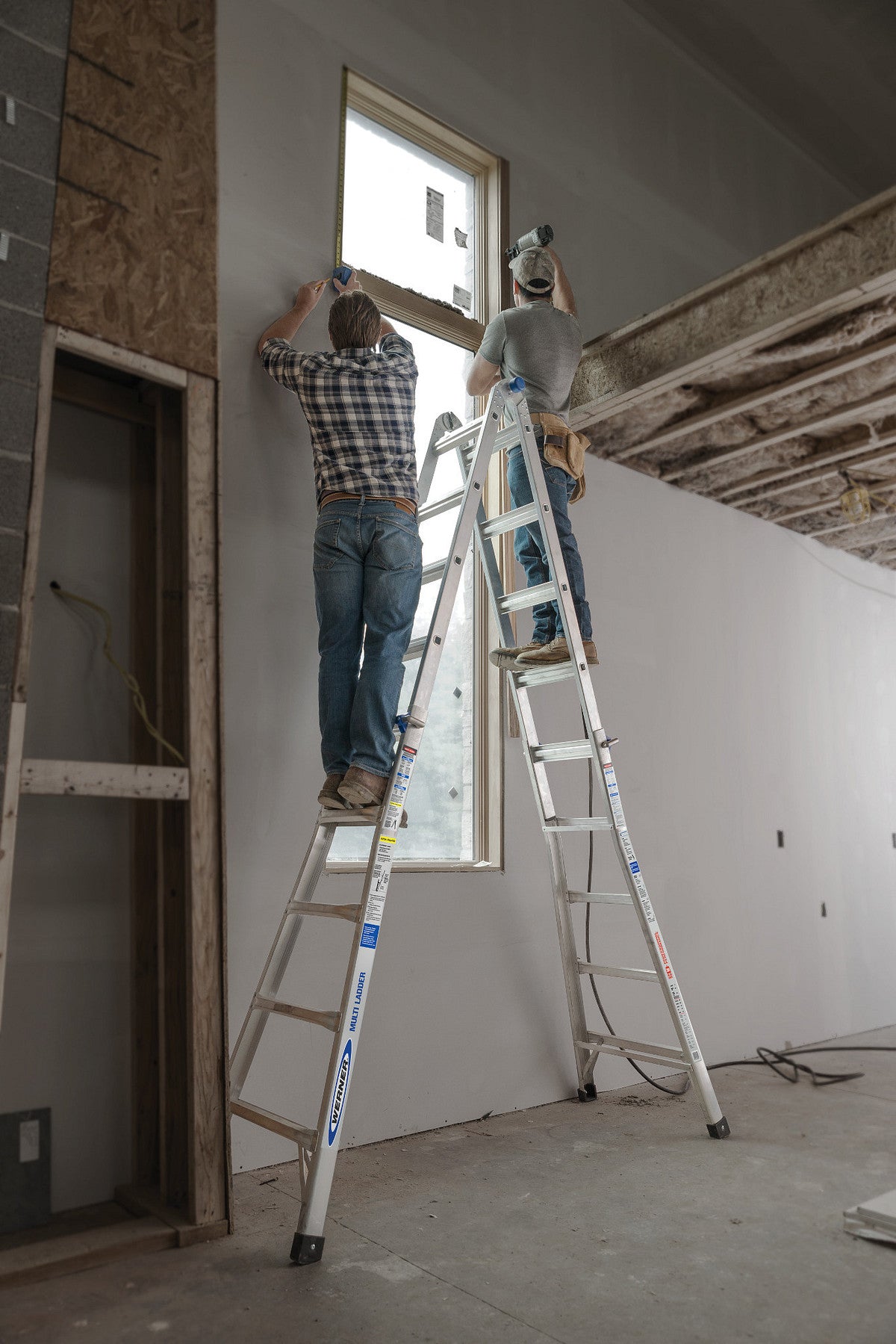 Werner 22 ft. Aluminum Multi-Position Telescoping Ladder