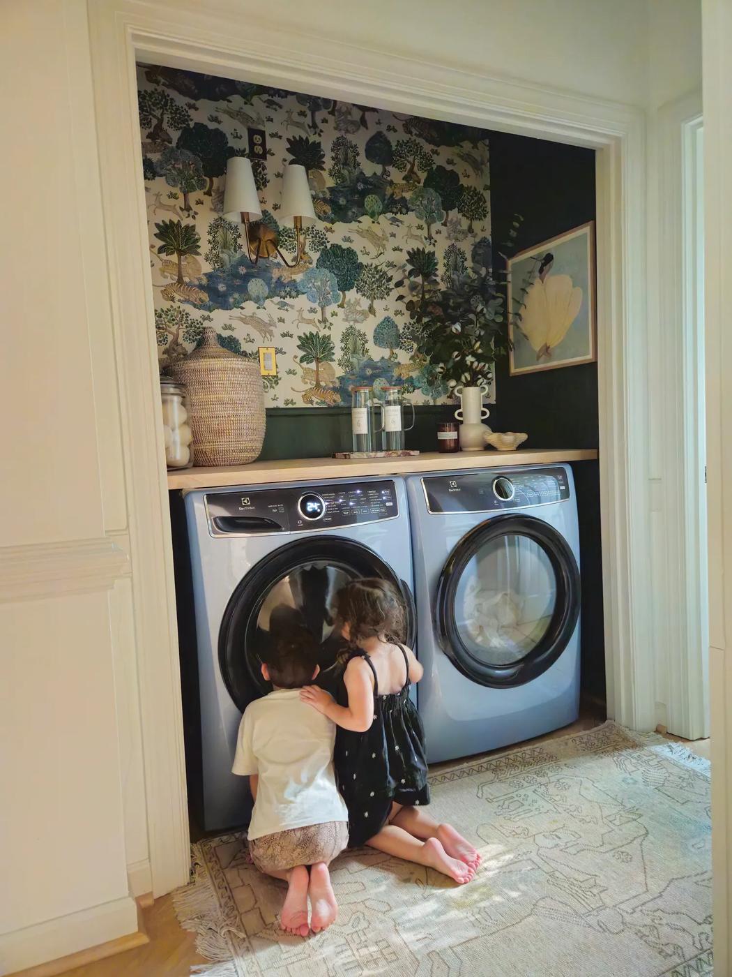 Front Load Perfect Steam™ Electric Dryer with Instant Refresh – 8.0 Cu. Ft.