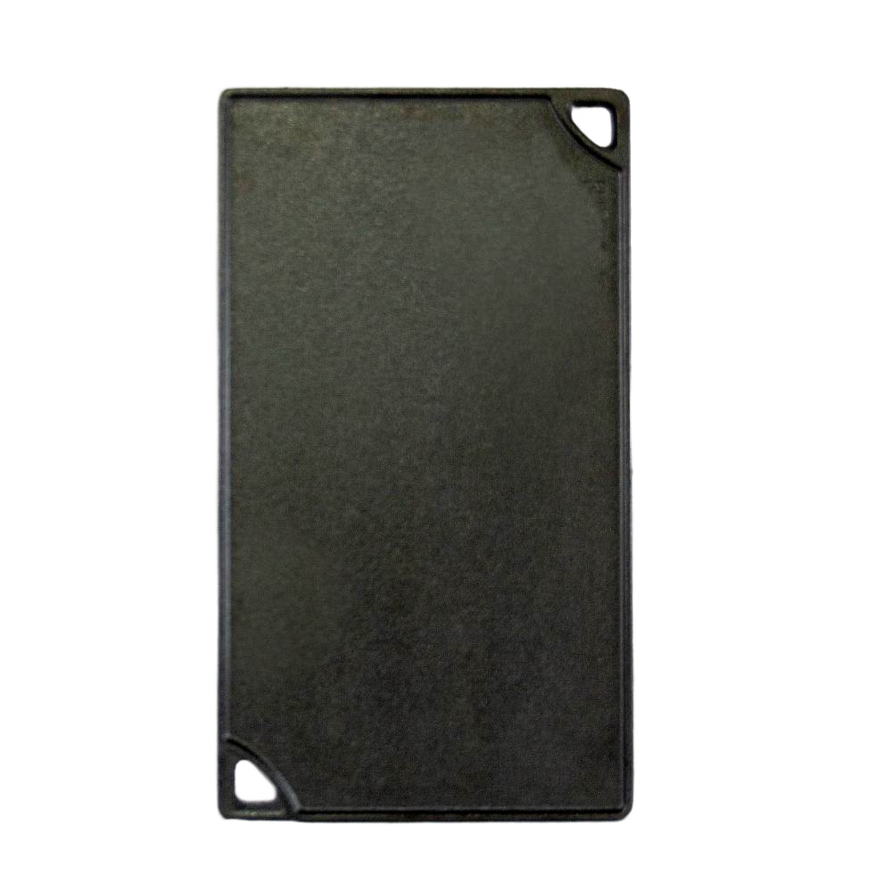 Rectangular cast iron griddle with smooth surface and integrated pour spouts, ideal for outdoor cooking and grilling.