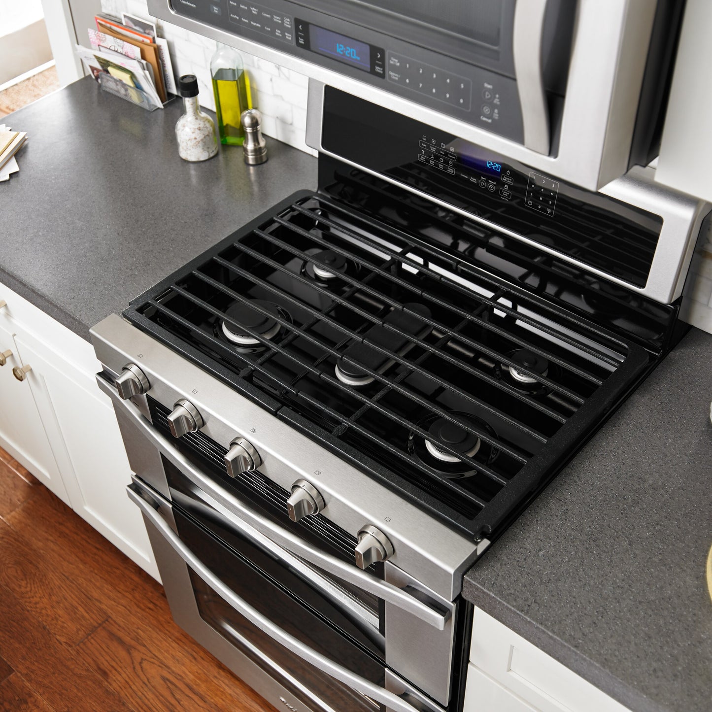 6.0 Cu. Ft. Gas Double Oven Range with EZ-2-Lift™ Hinged Grates