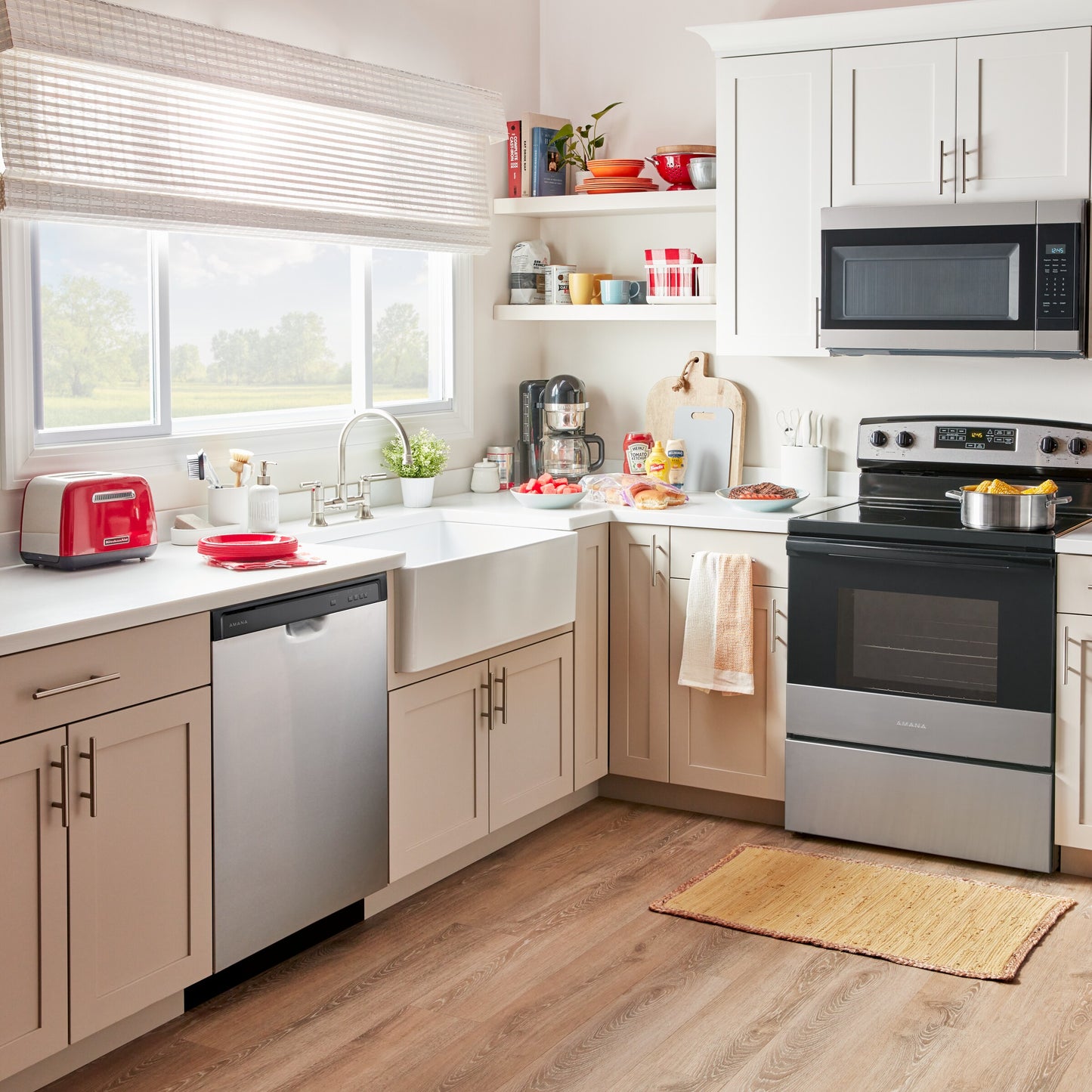 30-inch Amana® Electric Range with Extra-Large Oven Window