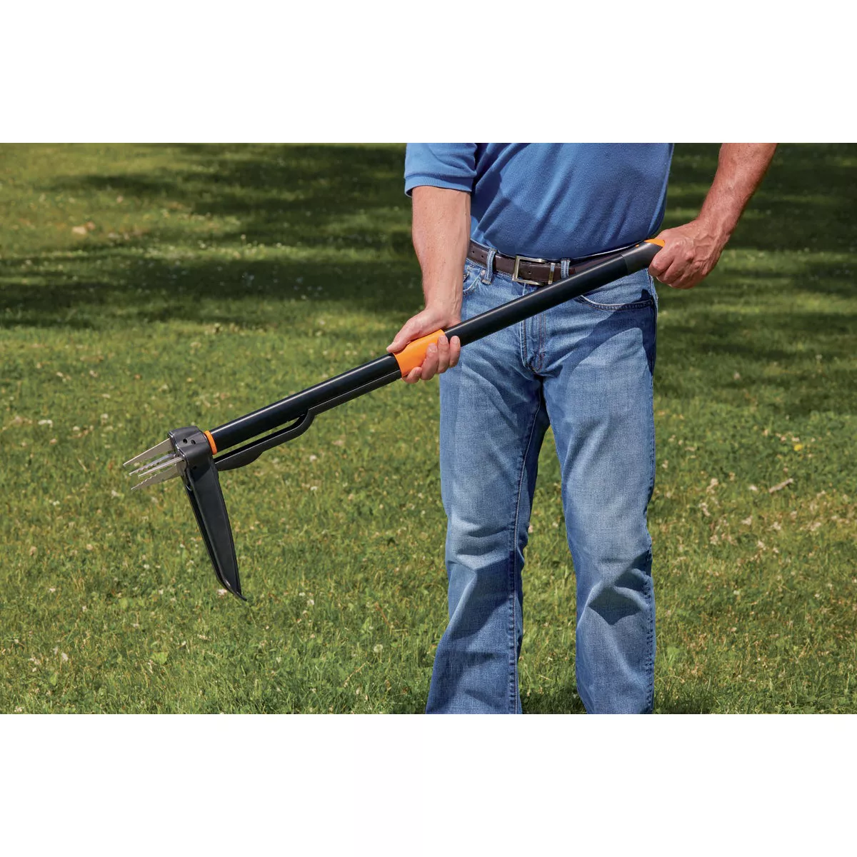 Fiskars 39" Aluminum Handle Stand-Up Weeder