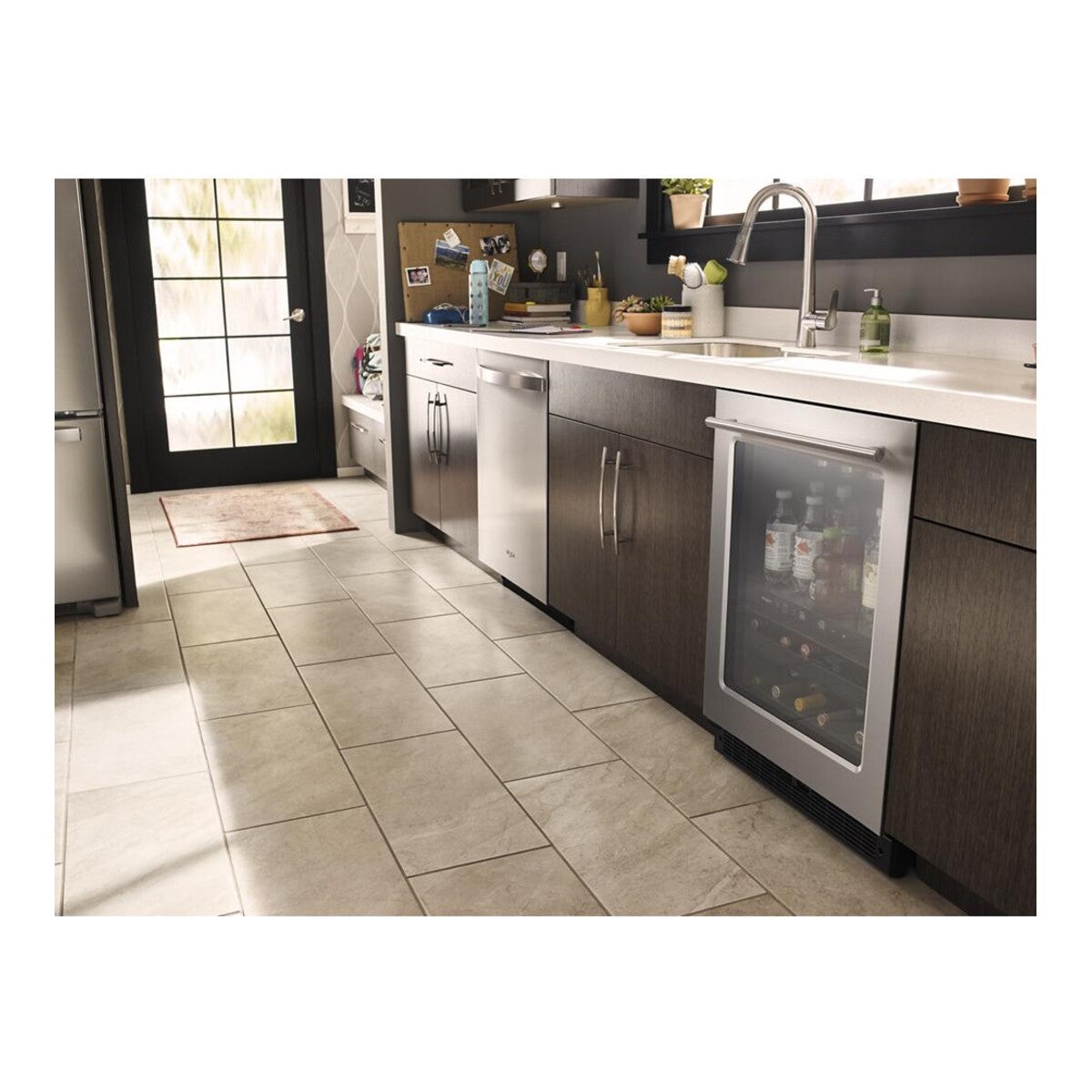 24-inch Wide Undercounter Beverage Center with Towel Bar Handle- 5.2 cu. ft.