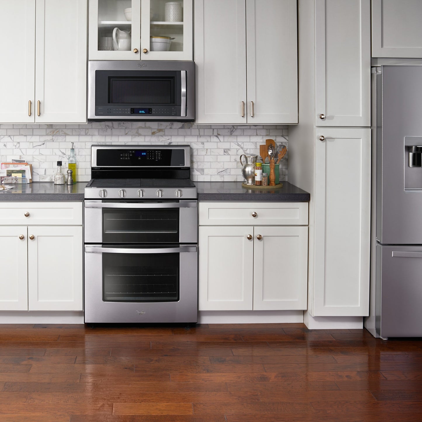 6.0 Cu. Ft. Gas Double Oven Range with EZ-2-Lift™ Hinged Grates