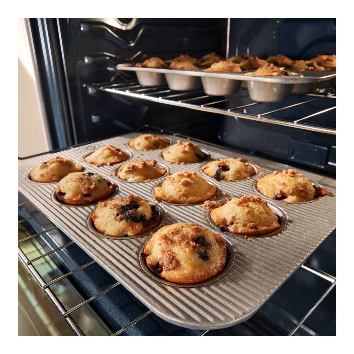 30-inch Gas Range with Air Cooking Technology and Steam Clean