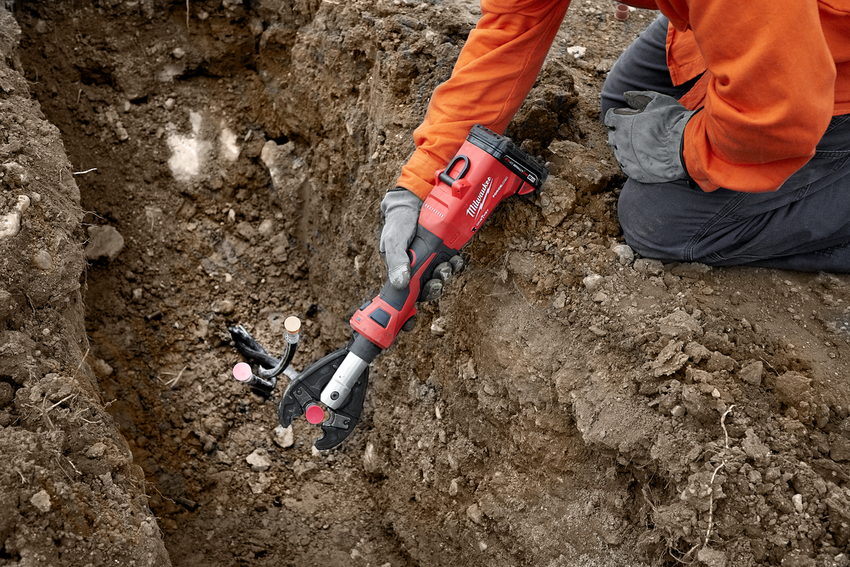 Milwaukee M18™ FORCE LOGIC™ 6T Linear Utility Crimper Kit w/ O-D3 Jaw