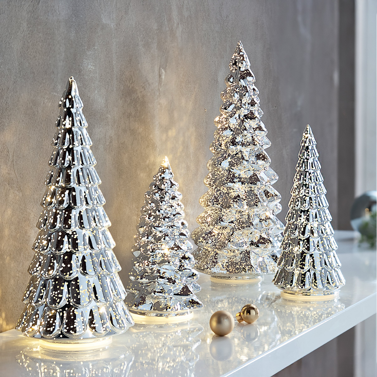Roman LED Glass Christmas Tree Set