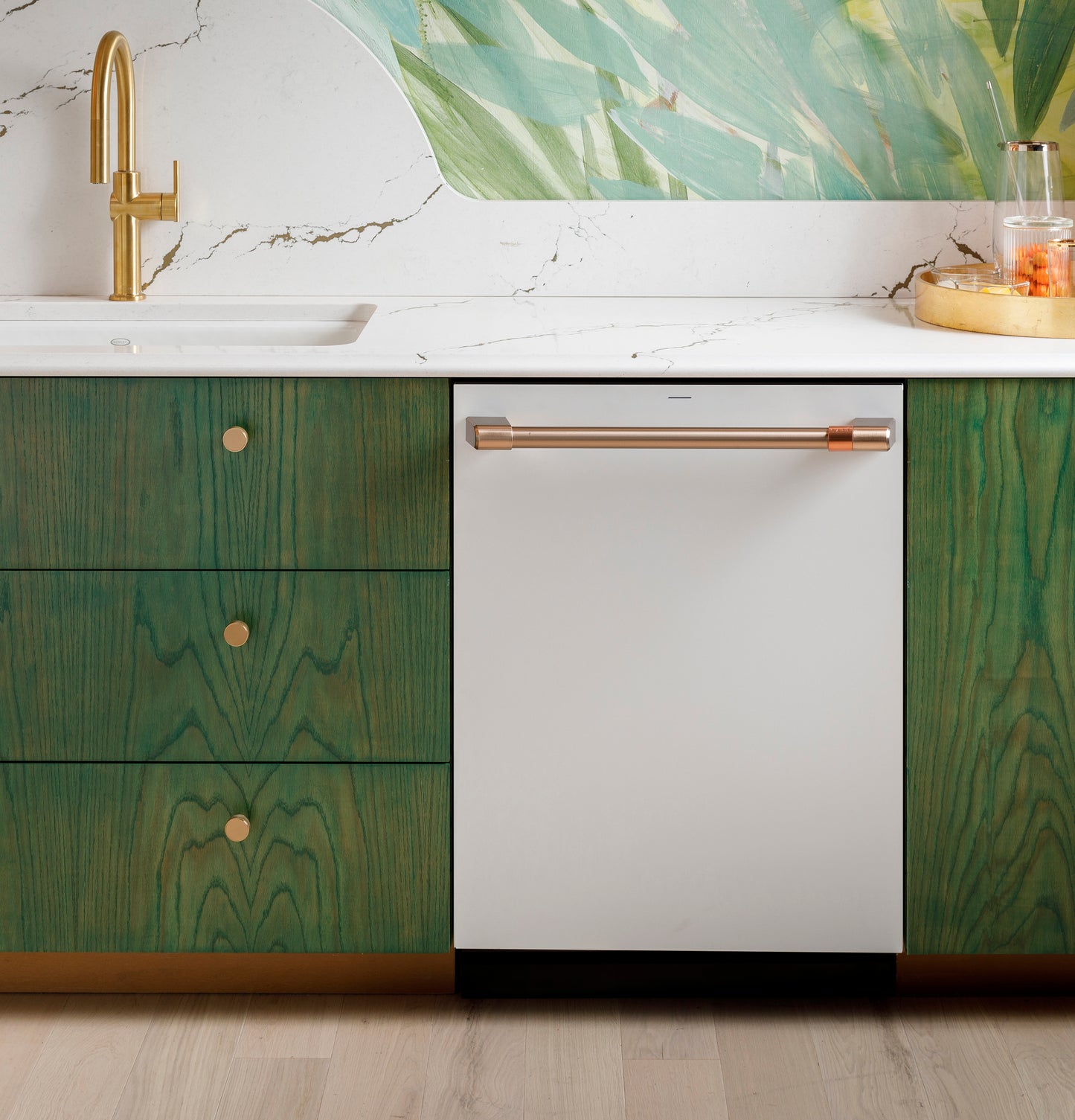 CAFÉ™ CustomFit ENERGY STAR Stainless Interior Smart Dishwasher with Ultra Wash Top Rack and Dual Convection Ultra Dry, LED Lights, 39 dBA