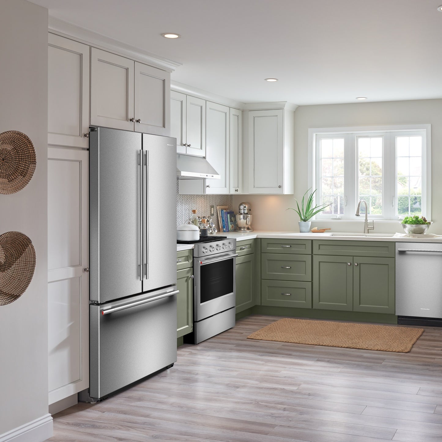 Counter-Depth French Door Refrigerator with Internal Water Dispenser