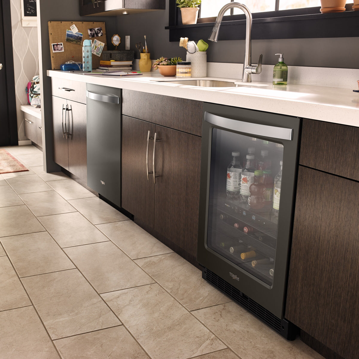 24-inch Wide Undercounter Beverage Center - 5.2 cu. ft.