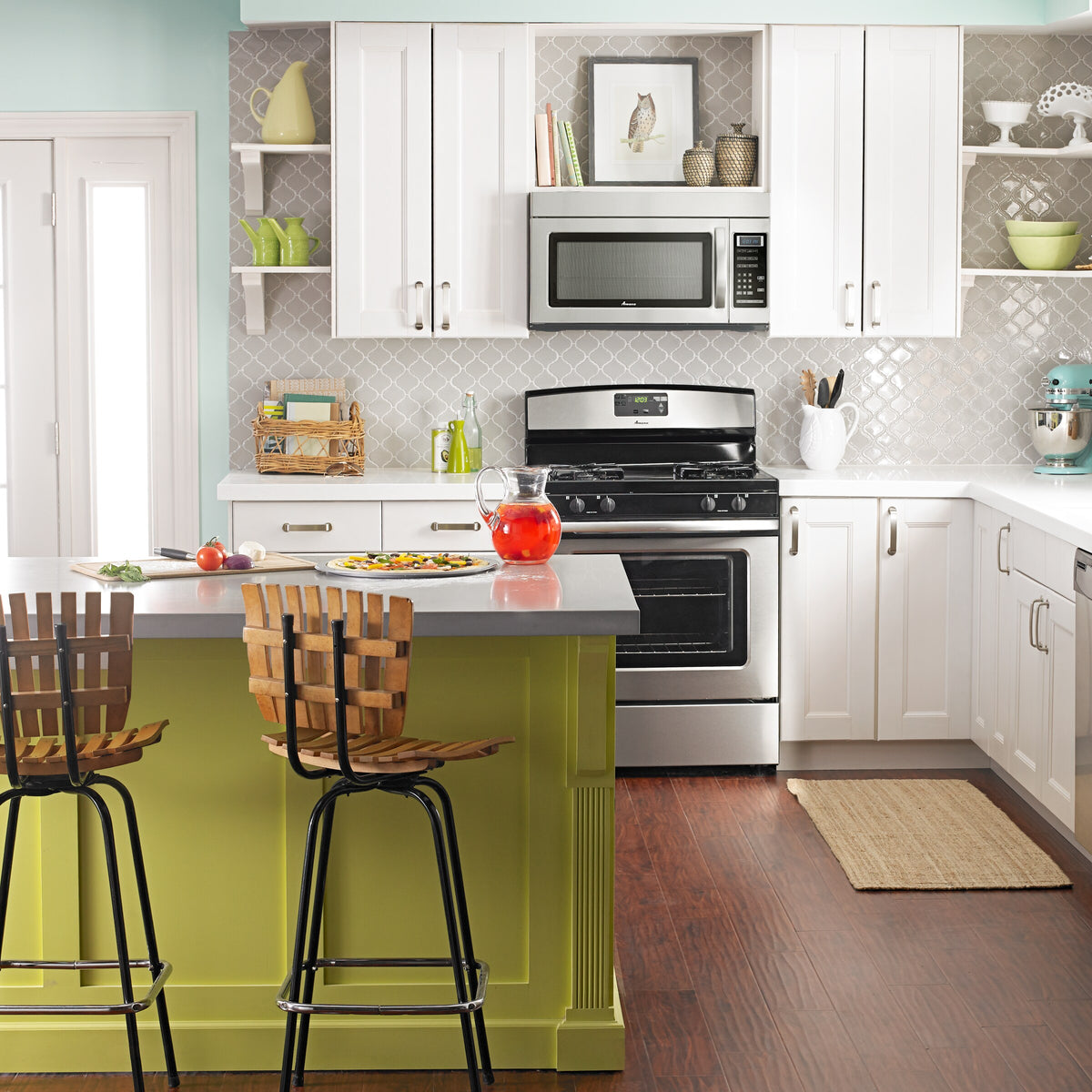 33-inch Wide Bottom-Freezer Refrigerator with EasyFreezer™ Pull-Out Drawer - 22 cu. ft. Capacity