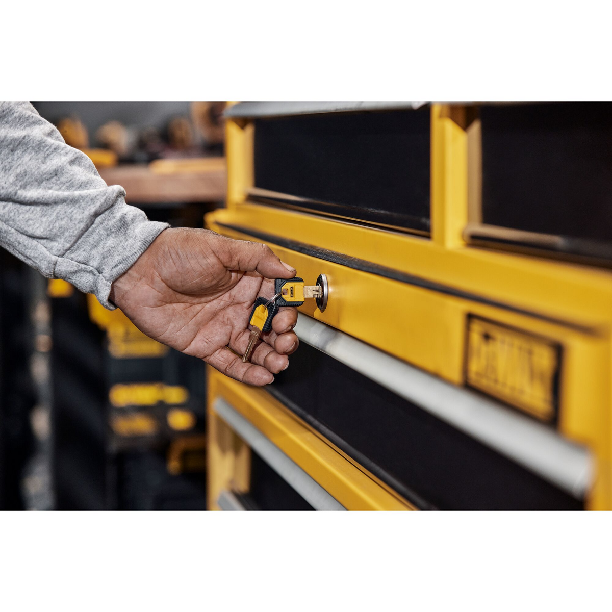 DEWALT 41" 6-Drawer Tool Chest