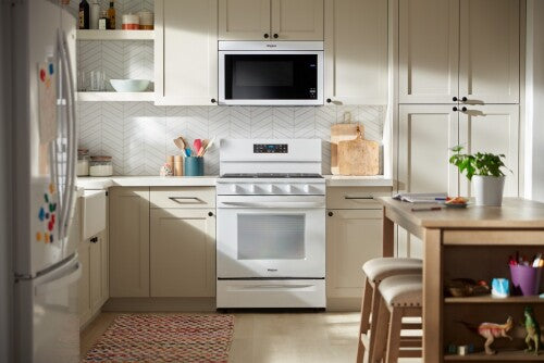 30-inch Gas Range with Air Cooking Technology and EZ-2-Lift™ Hinged Grates