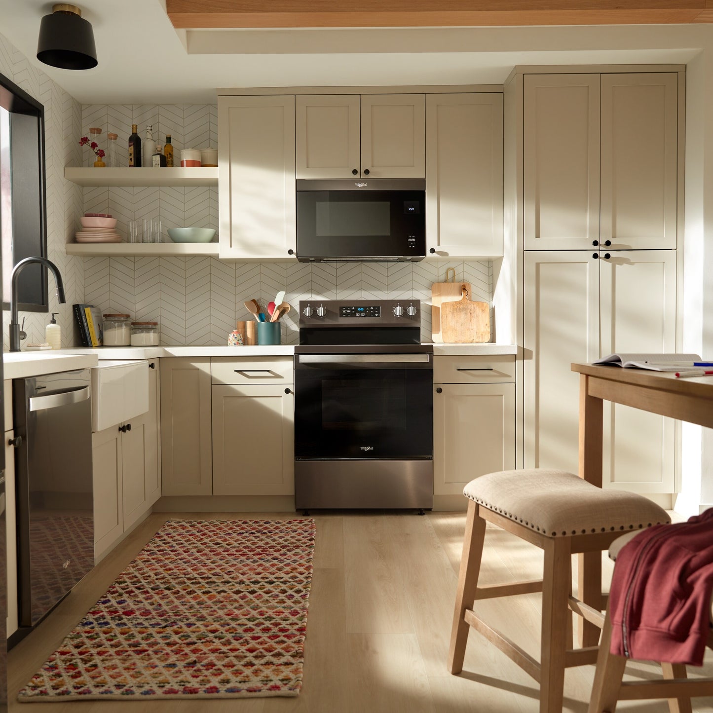 30-inch Energy Star Electric Range with Air Cooking Technology, No Preheat Air Fry and Air Baking and Self Clean