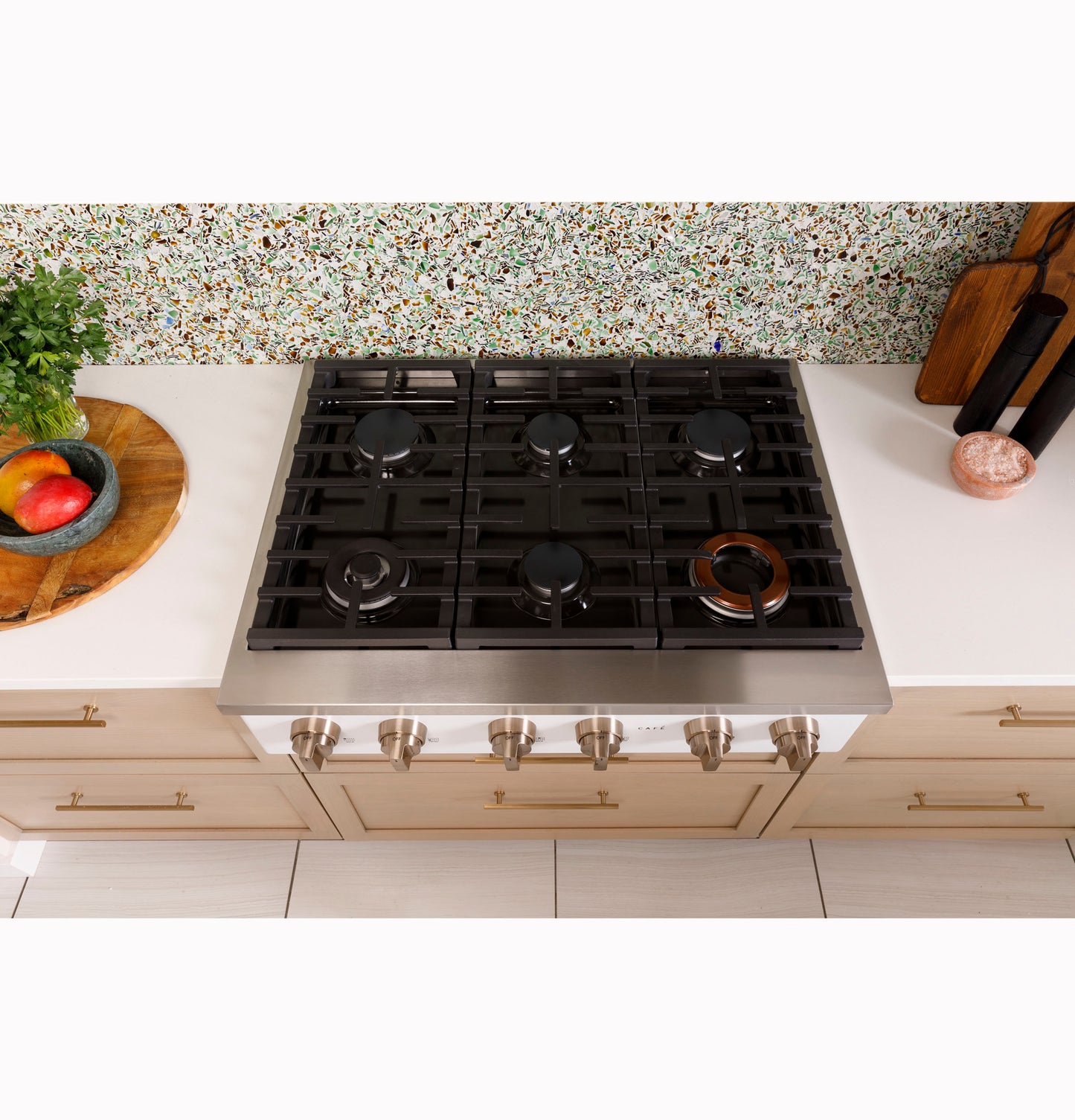 CAFÉ™ 36" Commercial-Style Gas Rangetop with 6 Burners (Natural Gas)