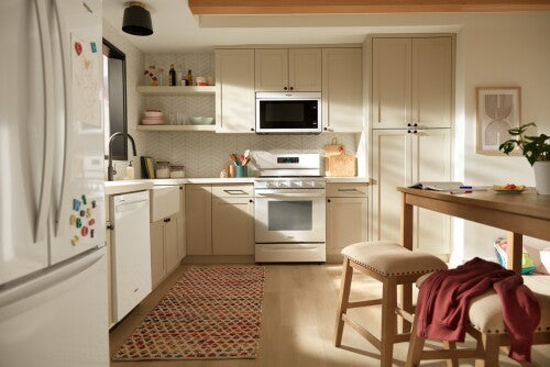 30-inch Gas Range with Air Cooking Technology and EZ-2-Lift™ Hinged Grates