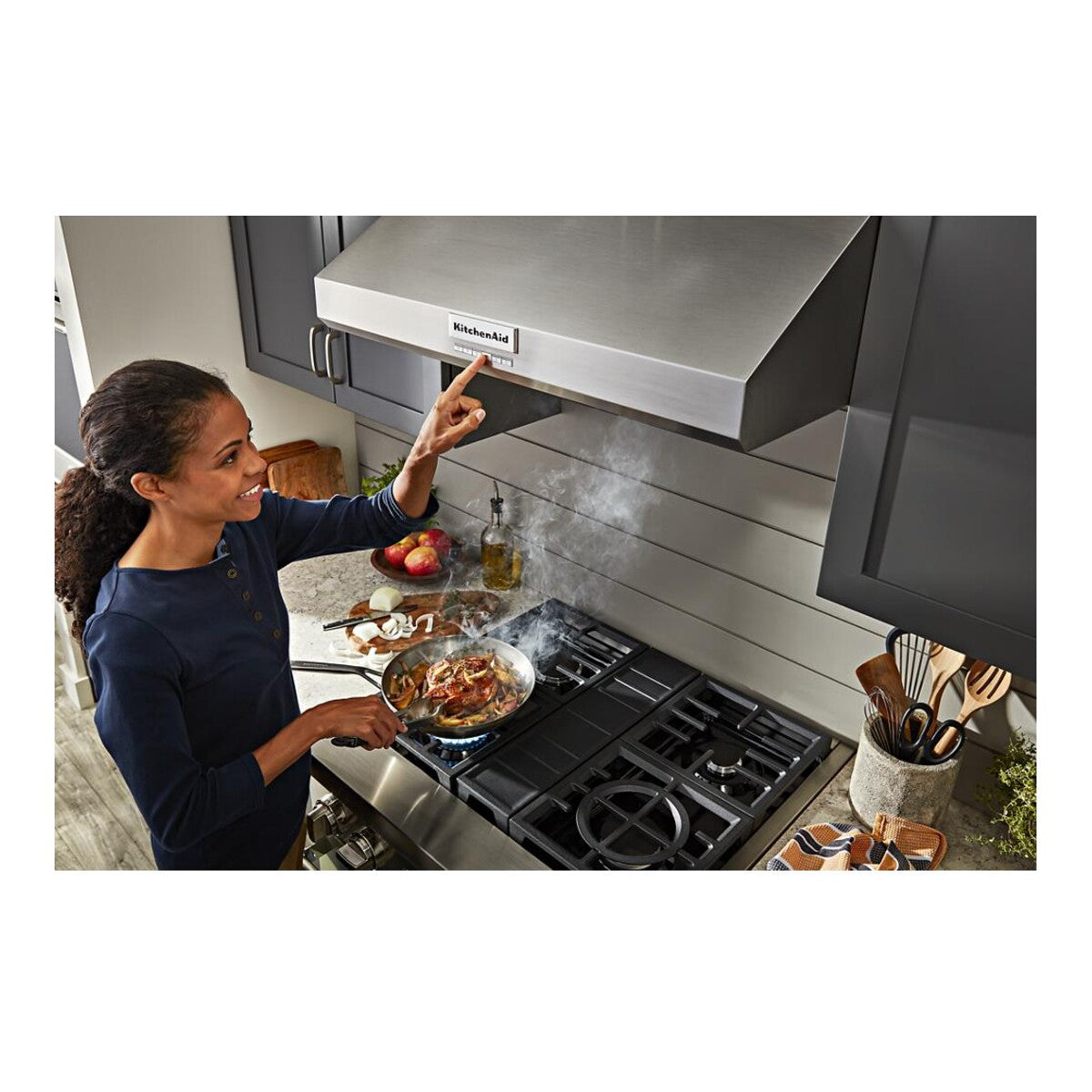 30" 585 CFM Motor Class Commercial-Style Under-Cabinet Range Hood System